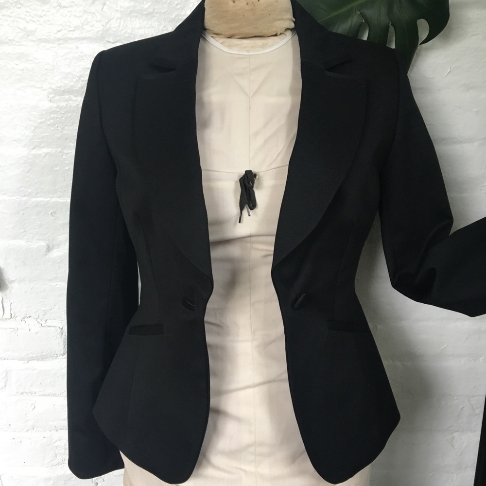 *NEW* White House Black Market Black Blazer
